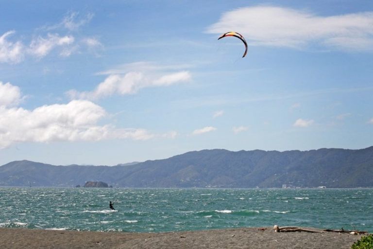 Photo of property in 9 Marine Parade, Seatoun, Wellington, 6022