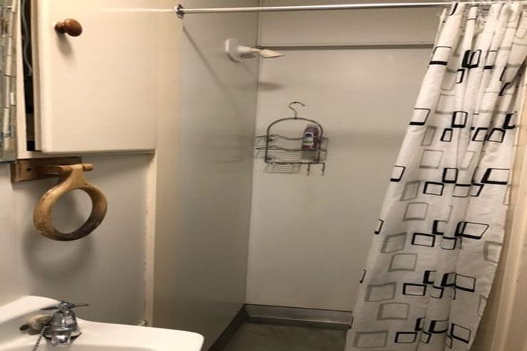 Photo of property in 33a Clutha Avenue, Khandallah, Wellington, 6035