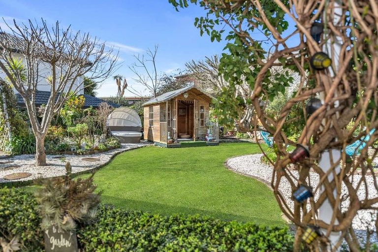 Photo of property in 11 Fratley Avenue, Farm Cove, Auckland, 2012