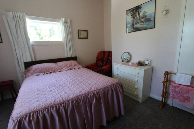 Photo of property in 9 Olsen Street, Eketahuna, 4900