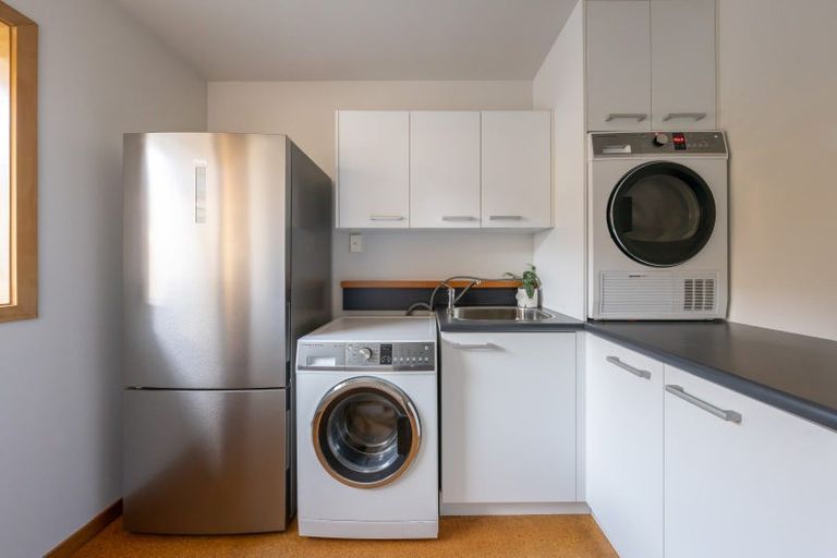 Photo of property in 12 Sycamore Place, Wanaka, 9305