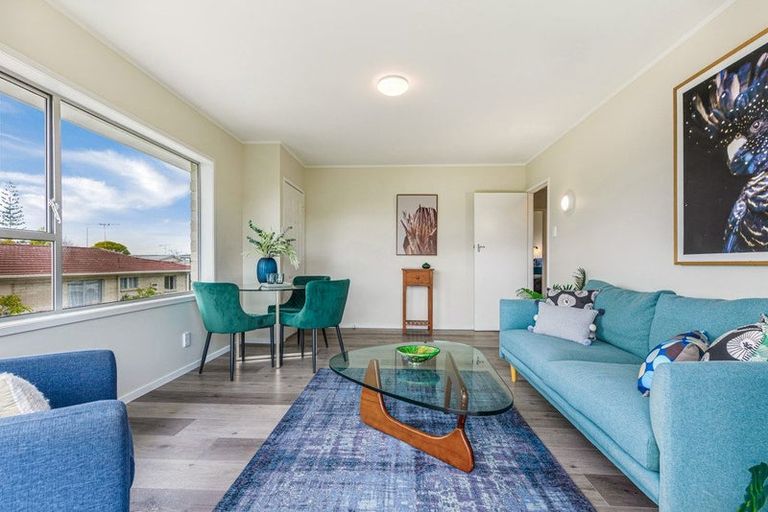 Photo of property in 2/12 Jenelin Road, Glendene, Auckland, 0602