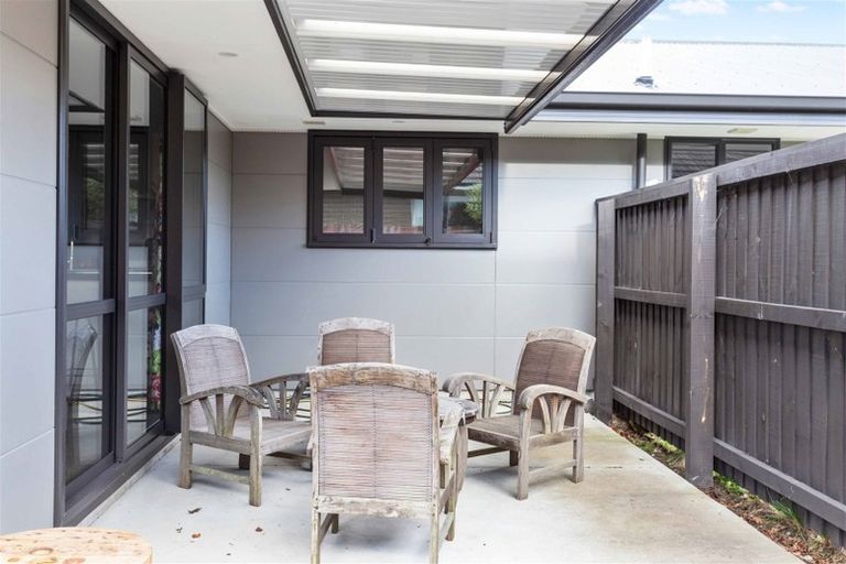 Photo of property in 11 Gleneagles Terrace, Ilam, Christchurch, 8053