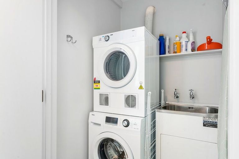 Photo of property in 8 Arawata Terrace, Fernhill, Queenstown, 9300