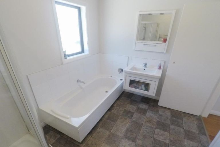 Photo of property in 50 Sheridan Terrace, Johnsonville, Wellington, 6037