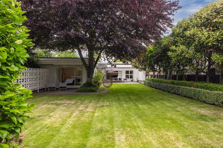 Photo of property in 75 Glandovey Road, Fendalton, Christchurch, 8052