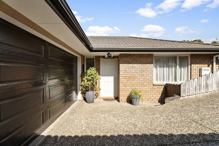 Photo of property in 2/22 Ellenbury Place, Stanmore Bay, Whangaparaoa, 0932