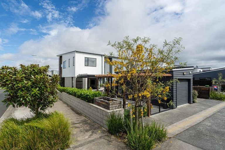 Photo of property in 2 Chaffinch Road, Hobsonville, Auckland, 0616