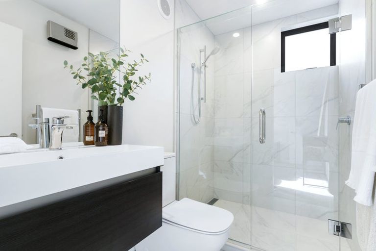 Photo of property in 2/27 Division Street, Riccarton, Christchurch, 8041