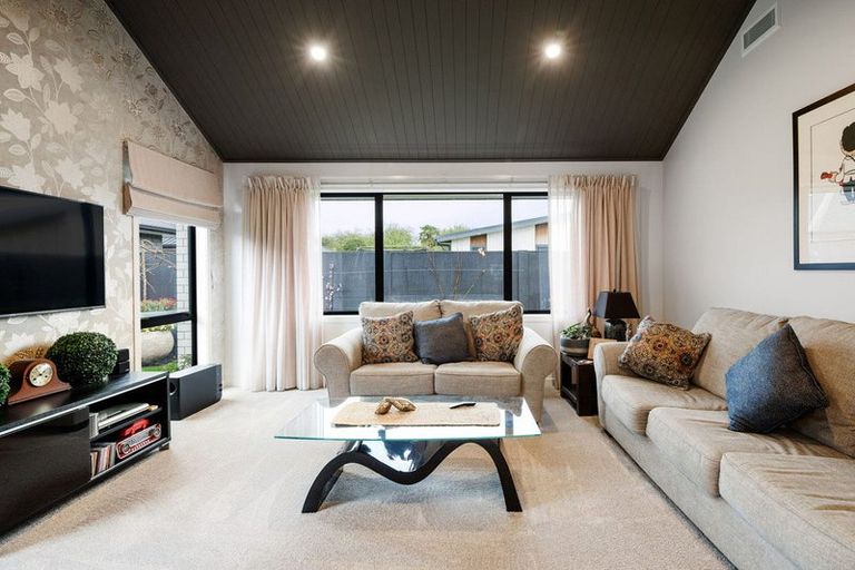 Photo of property in 14 Ruge Court, Cambridge, 3434