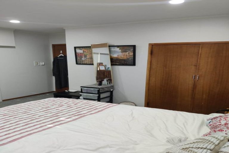 Photo of property in 20 Sunnypark Avenue, Rosehill, Papakura, 2113