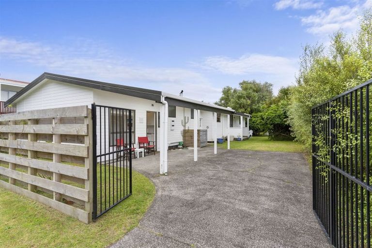 Photo of property in 218 Patuwai Drive, Whangamata, 3620