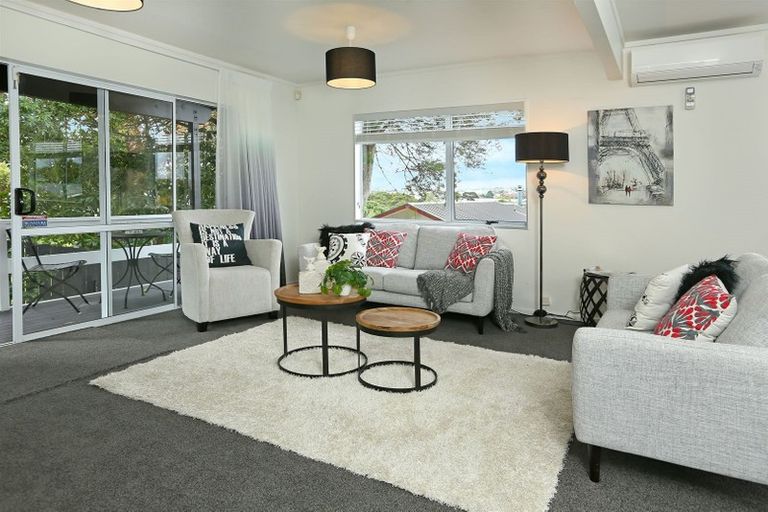 Photo of property in 1/37 Rhinevale Close, Henderson, Auckland, 0612