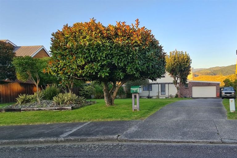 Photo of property in 12 Pohutukawa Crescent, Raumati Beach, Paraparaumu, 5032