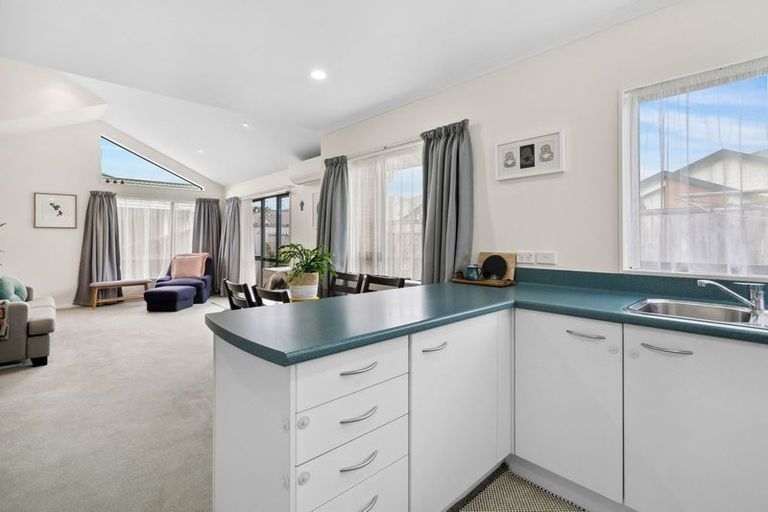 Photo of property in Miramar Villas, 22/3 Byron Street, Miramar, Wellington, 6022