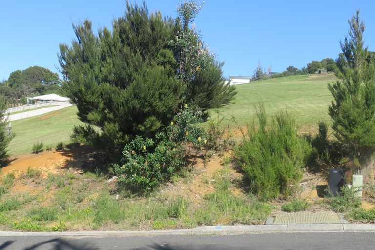 Photo of property in 15 Hibiscus Avenue, Cable Bay, 0420