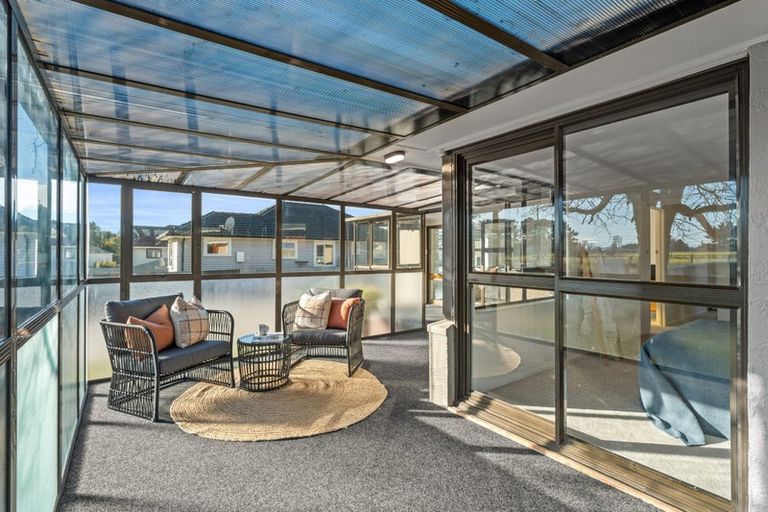 Photo of property in 68 Russley Road, Russley, Christchurch, 8042