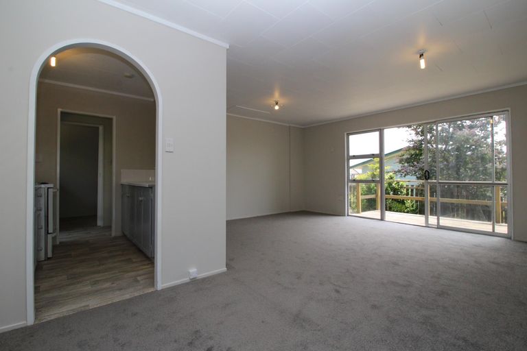 Photo of property in 14a Pohutukawa Drive, Owhata, Rotorua, 3010