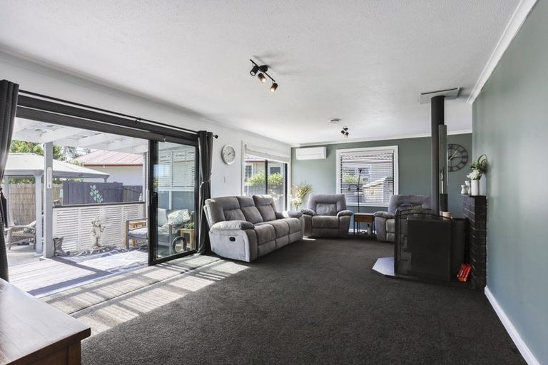 Photo of property in 17 Colac Street, Avondale, Christchurch, 8061