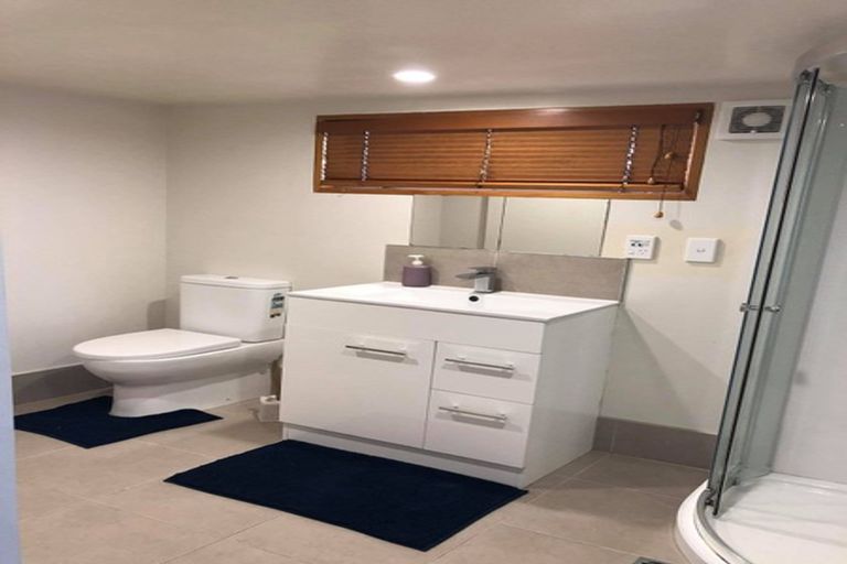 Photo of property in 18 Renwick Street, Papakura, 2110