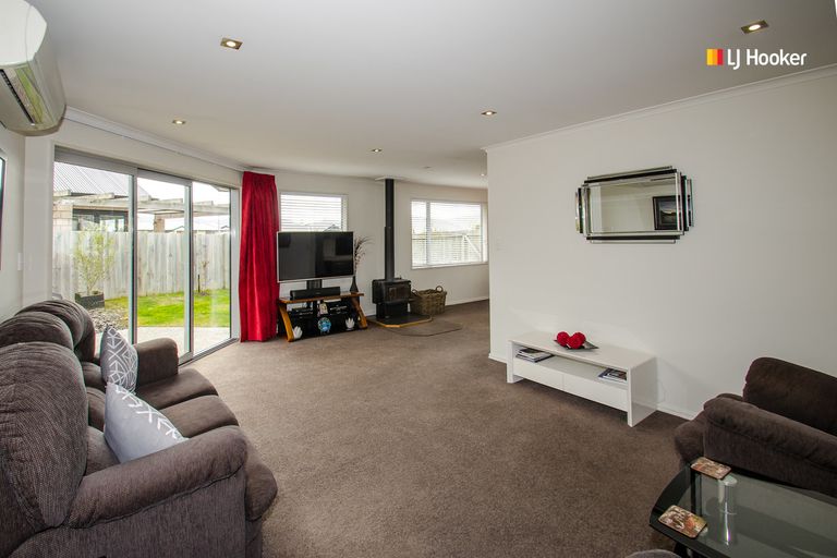 Photo of property in 28 Severn Street, Green Island, Dunedin, 9018