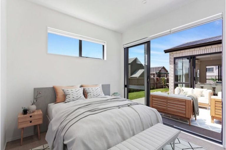 Photo of property in 32 Port Way, Rosehill, Papakura, 2113