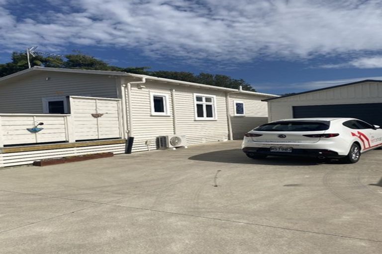 Photo of property in 3a Tupoki Street, Glen Avon, New Plymouth, 4312