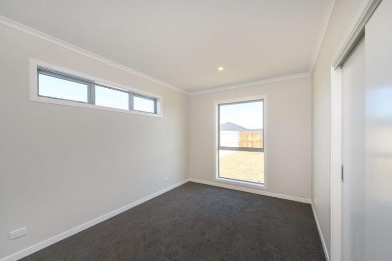 Photo of property in 49 Atlantic Drive, Fitzherbert, Palmerston North, 4410
