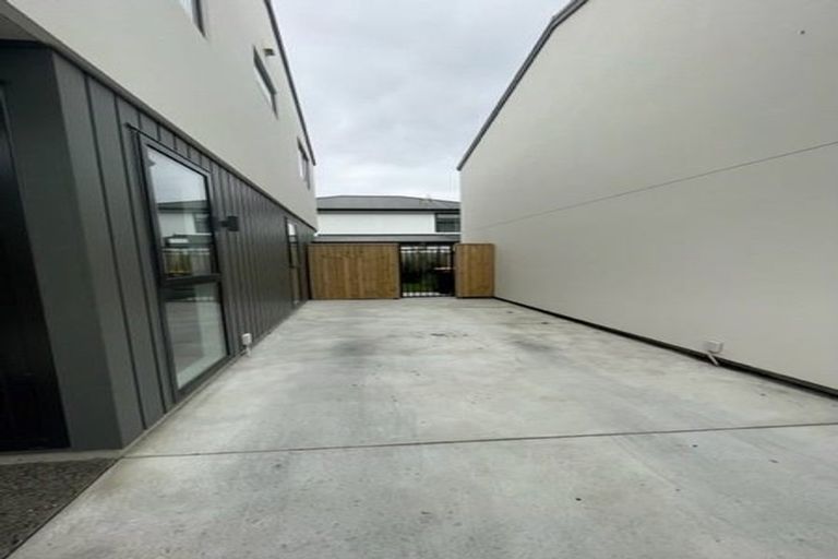 Photo of property in 2/4 Gibbon Street, Sydenham, Christchurch, 8023