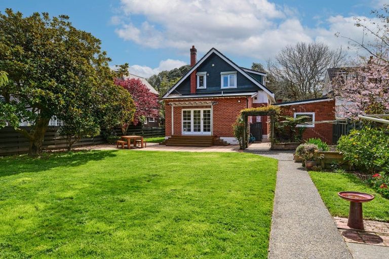 Photo of property in 14 Hinau Street, Woburn, Lower Hutt, 5010