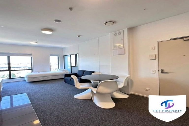 Photo of property in Twin Towers, 609/17 Putney Way, Manukau, Auckland, 2104