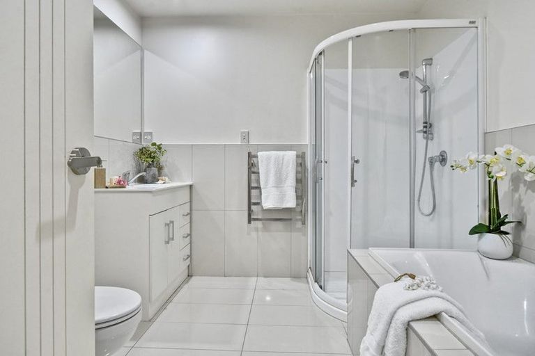 Photo of property in 27 Popokatea Drive, Takanini, 2112