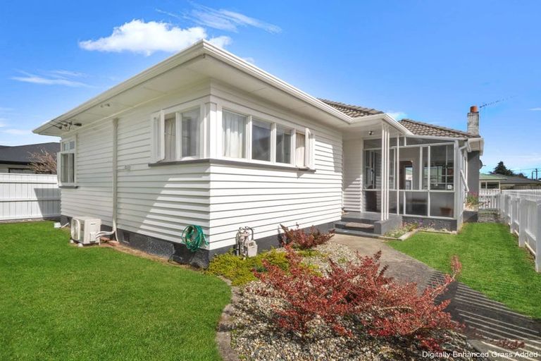 Photo of property in 25 Quinn Road, Levin, 5510