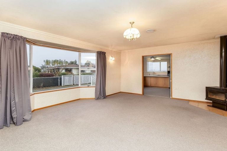 Photo of property in 19 Timaru Road, Waimate, 7924