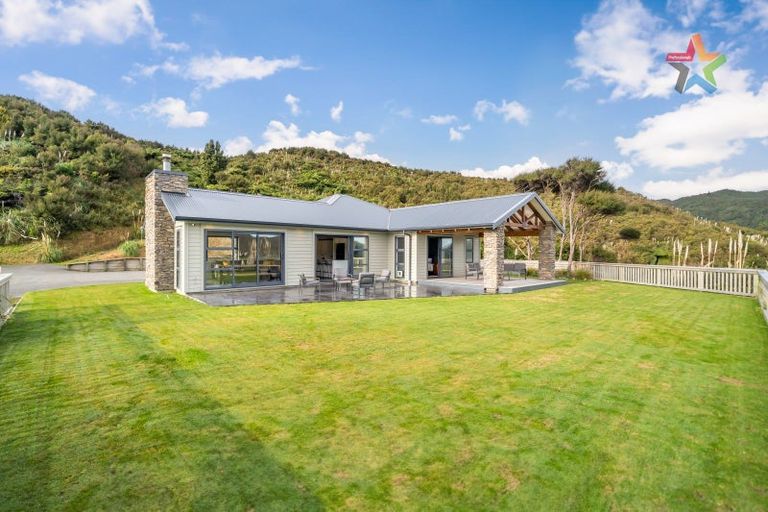 Photo of property in 119 Coast Road, Wainuiomata, Lower Hutt, 5373