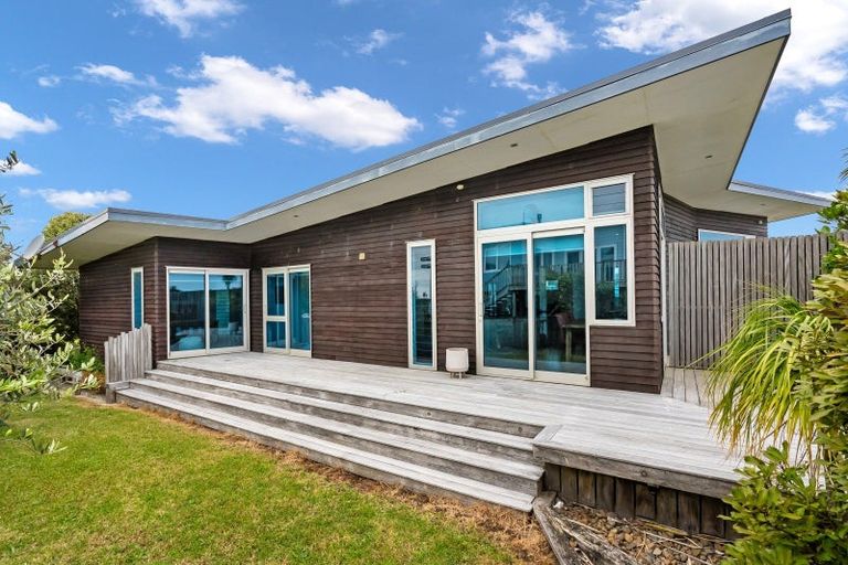 Photo of property in 26 Sunset Drive, Baylys Beach, Dargaville, 0377