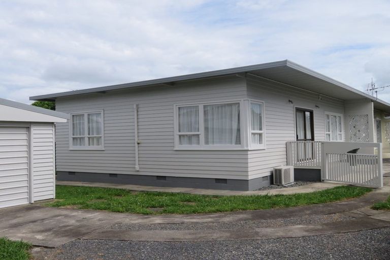 Photo of property in 1/36 Blanes Road, Weymouth, Auckland, 2103