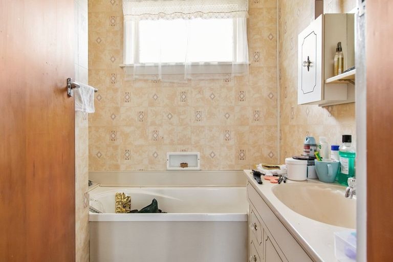 Photo of property in 8 Oxford Street, Waimate, 7924