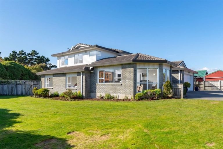 Photo of property in 313 Maungaraki Road, Maungaraki, Lower Hutt, 5010