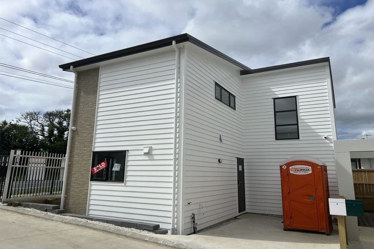 Photo of property in 2 Matukutureia Lane, Manurewa, Auckland, 2102