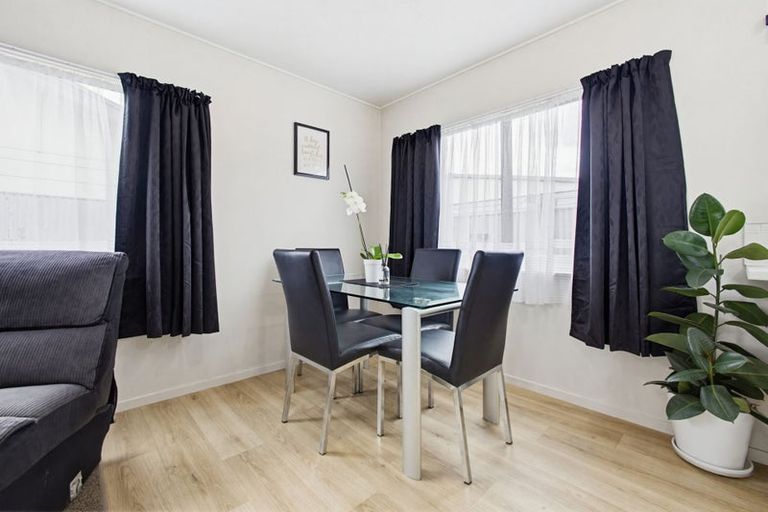 Photo of property in 1/17 Atherfold Crescent, Greenmeadows, Napier, 4112