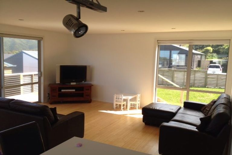 Photo of property in 5 Otonga Heights, Maungaraki, Lower Hutt, 5010