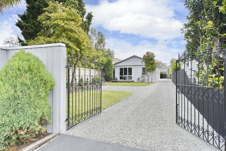 Photo of property in 15 Hargest Crescent, Sydenham, Christchurch, 8023