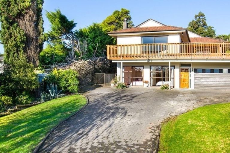 Photo of property in 13 Charles Dickens Drive, Mellons Bay, Auckland, 2014