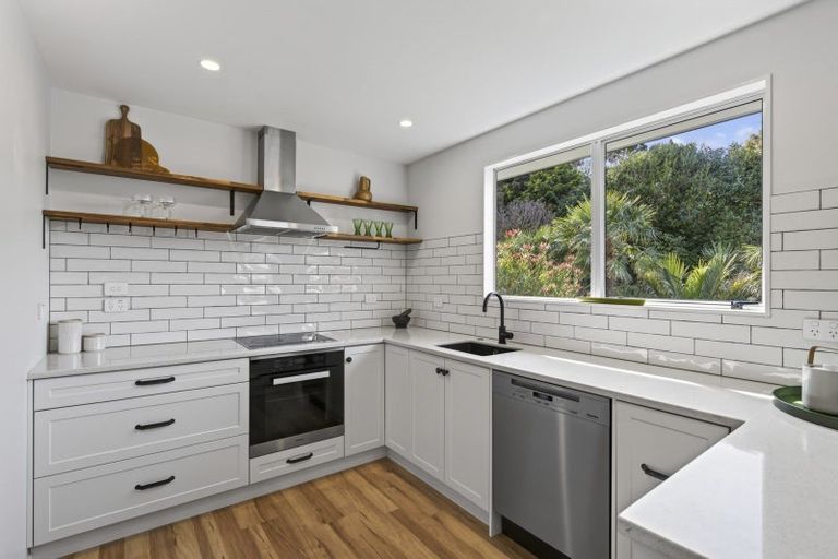 Photo of property in 29 Kenmore Street, Westown, New Plymouth, 4310