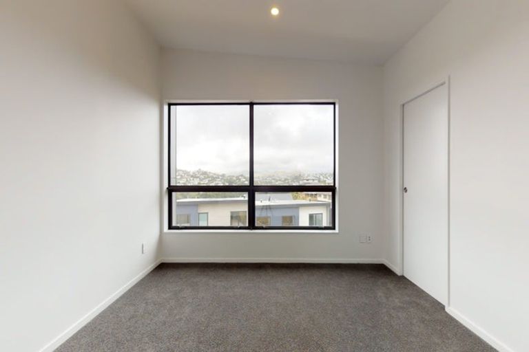 Photo of property in 12/62 Spenmoor Street, Newlands, Wellington, 6037