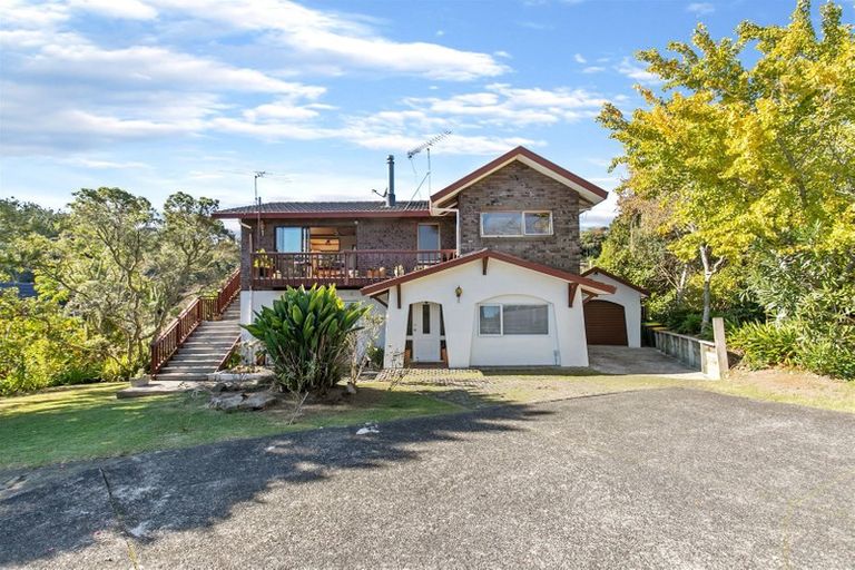 Photo of property in 73a Island Bay Road, Beach Haven, Auckland, 0626