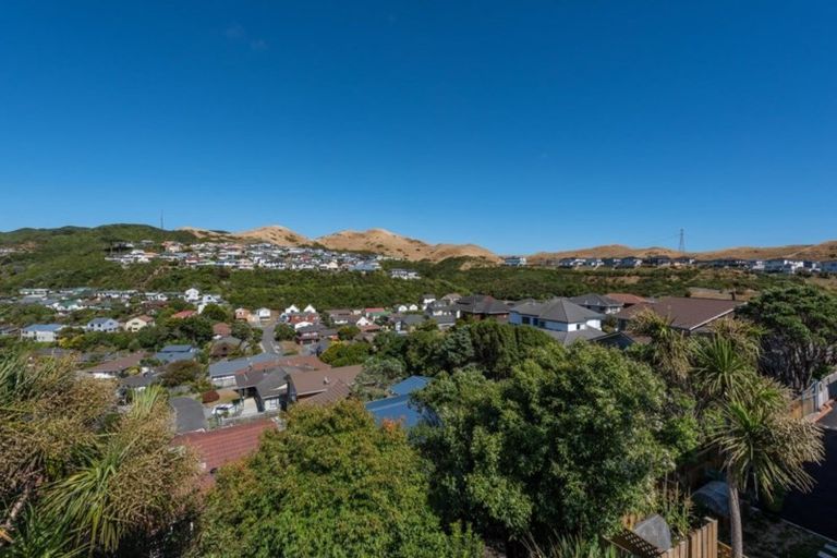 Photo of property in 8 Tatum Way, Johnsonville, Wellington, 6037