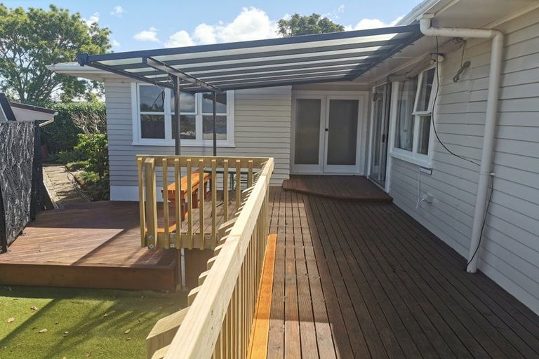 Photo of property in 141 Ennis Avenue, Pakuranga Heights, Auckland, 2010