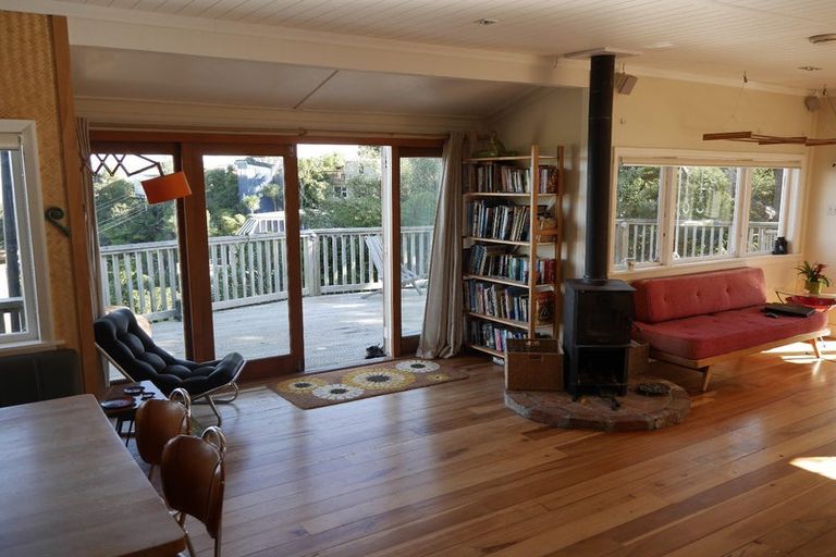 Photo of property in 52 Howard Road, Point Howard, Lower Hutt, 5013